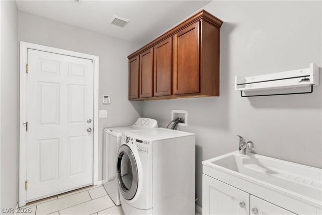 6020 Old Vines Street, North Las Vegas, NV 89081