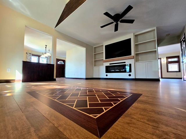 808 E 3rd Street, Hobart, IN 46342