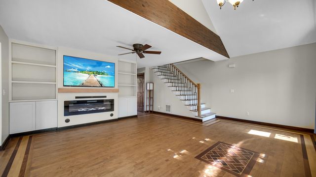 808 E 3rd Street, Hobart, IN 46342