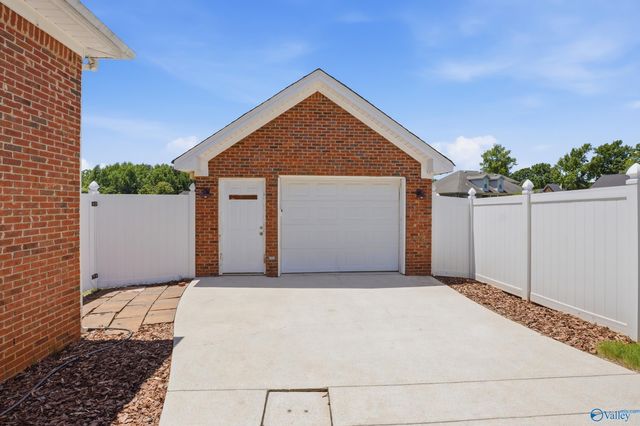 128 Spearpoint Lane, Meridianville, AL 35759