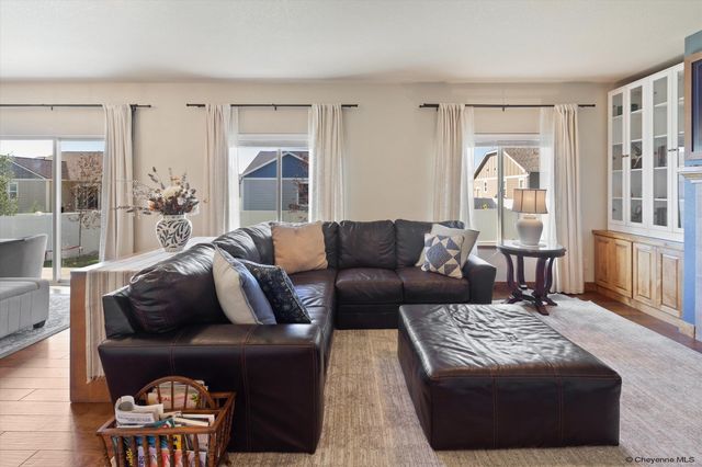 3607 THOMAS RD, Cheyenne, WY 82009