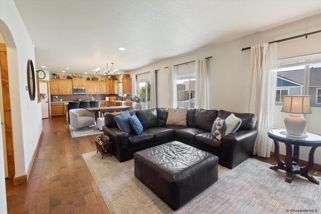 3607 THOMAS RD, Cheyenne, WY 82009