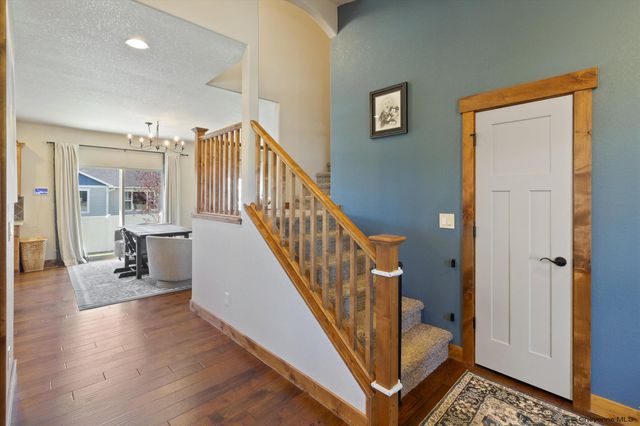 3607 THOMAS RD, Cheyenne, WY 82009