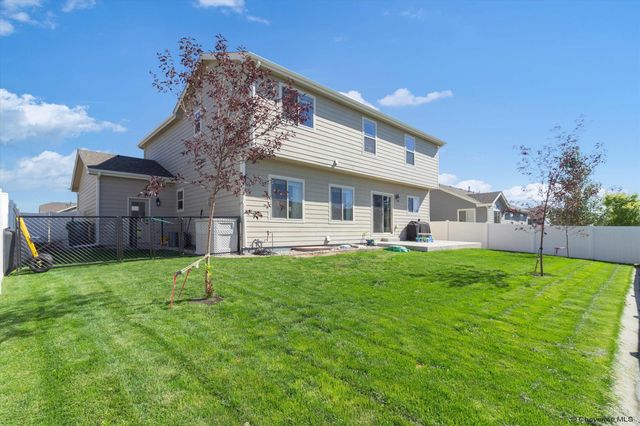 3607 THOMAS RD, Cheyenne, WY 82009