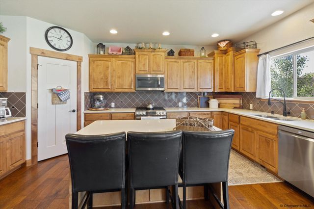 3607 THOMAS RD, Cheyenne, WY 82009