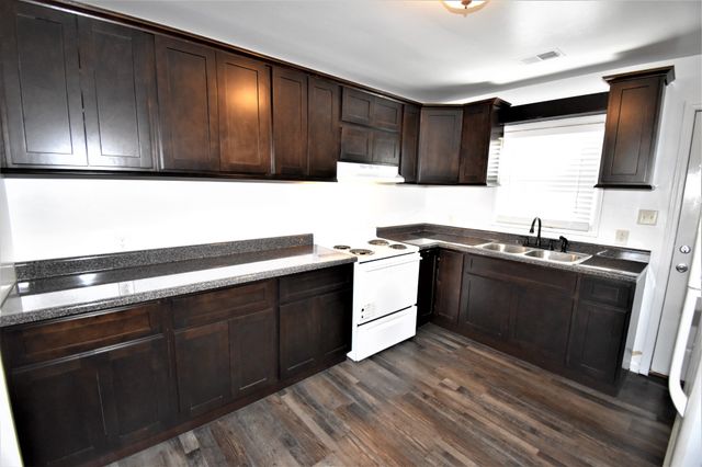 115 W Fork Dr Apt A, Clarksville, TN 37042