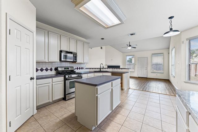 4015 Forest Teal Court, Fresno, TX 77545