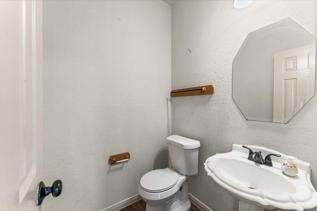 4015 Forest Teal Court, Fresno, TX 77545