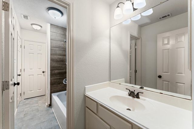 4015 Forest Teal Court, Fresno, TX 77545