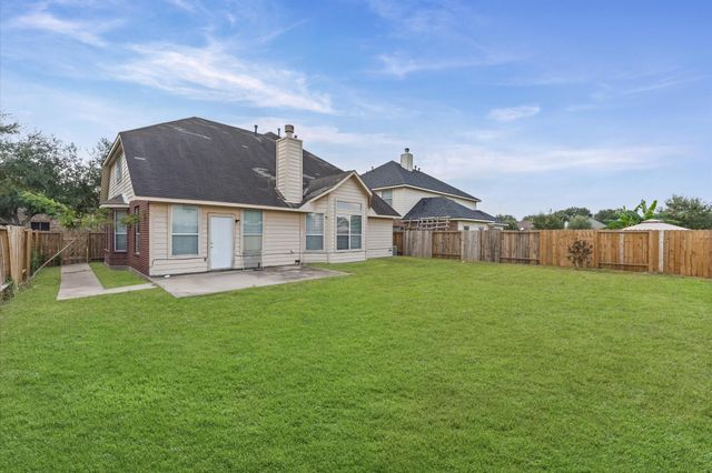 4015 Forest Teal Court, Fresno, TX 77545