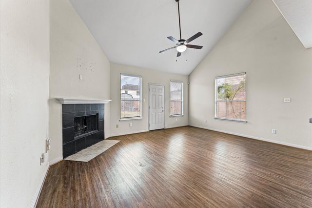 4015 Forest Teal Court, Fresno, TX 77545