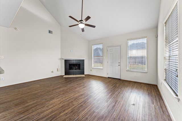 4015 Forest Teal Court, Fresno, TX 77545