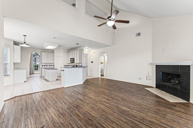 4015 Forest Teal Court, Fresno, TX 77545