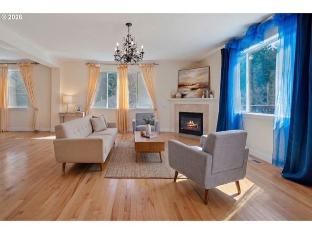 12606 Nw LARRY Ct, Portland, OR 97229