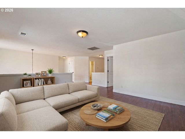 12606 Nw LARRY Ct, Portland, OR 97229