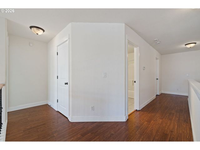 12606 Nw LARRY Ct, Portland, OR 97229