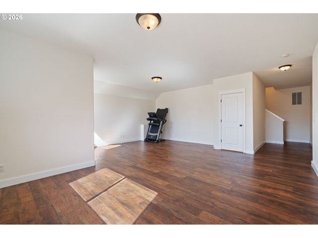 12606 Nw LARRY Ct, Portland, OR 97229