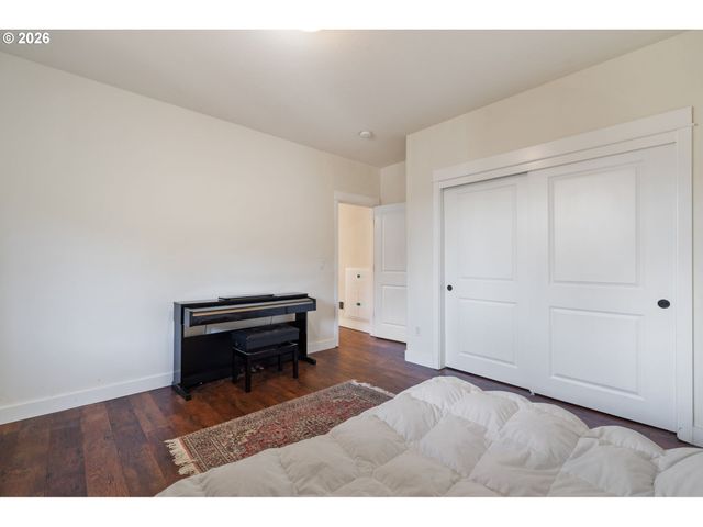 12606 Nw LARRY Ct, Portland, OR 97229