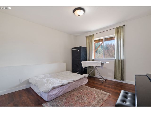 12606 Nw LARRY Ct, Portland, OR 97229