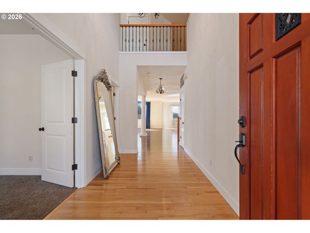 12606 Nw LARRY Ct, Portland, OR 97229