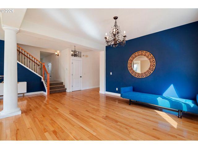 12606 Nw LARRY Ct, Portland, OR 97229