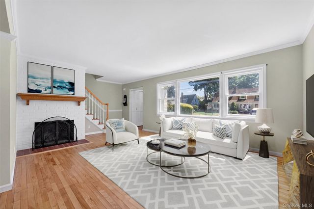 16 Roy Place, Eastchester, NY 10709