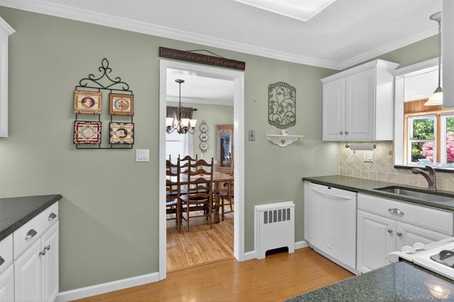 16 Roy Place, Eastchester, NY 10709