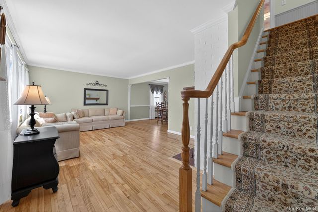 16 Roy Place, Eastchester, NY 10709