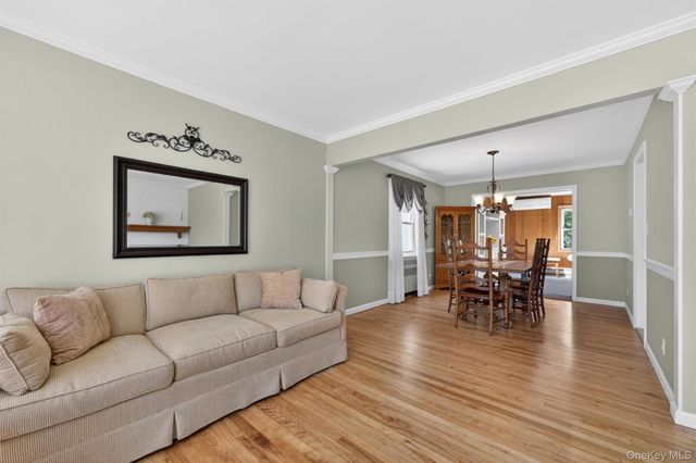 16 Roy Place, Eastchester, NY 10709