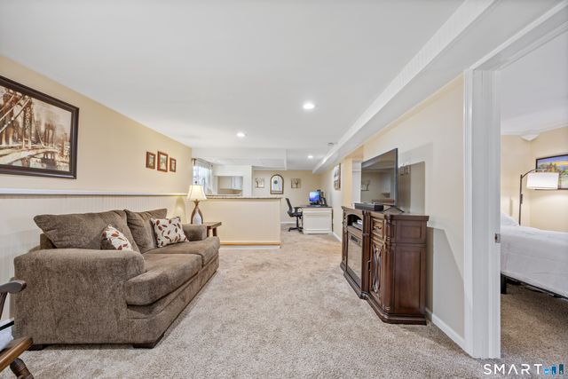 59 Cross Drive, East Hartford, CT 06118