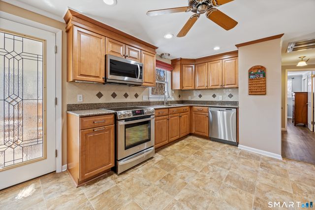 59 Cross Drive, East Hartford, CT 06118