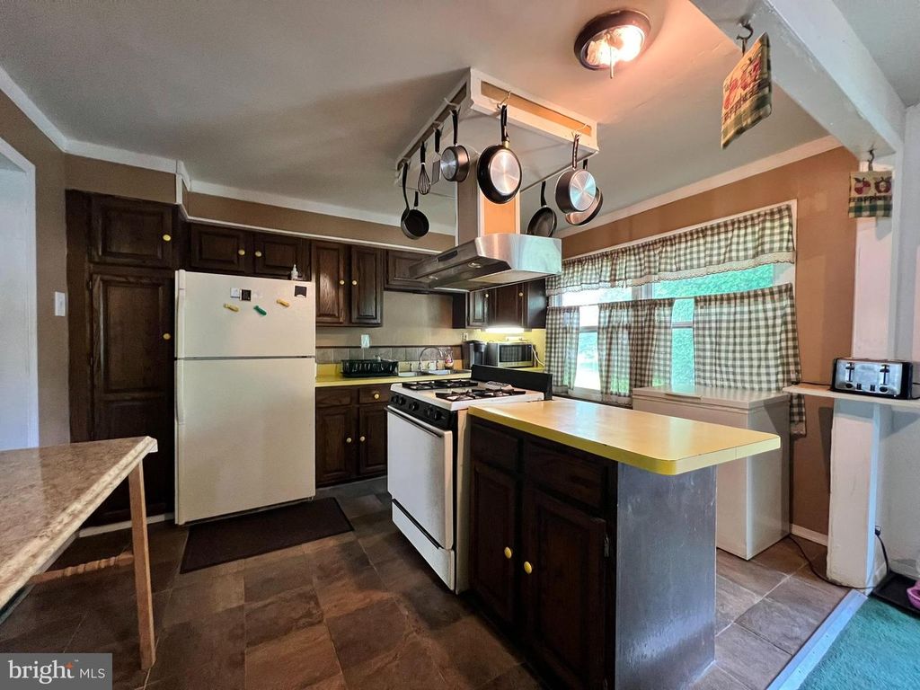 101-A LINCOLN AVE, Yeadon, PA 19050
