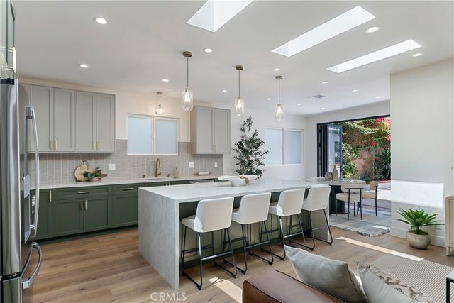 2171 W 26th Place, Los Angeles, CA 90018