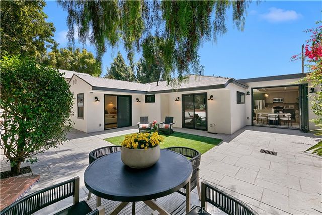 2171 W 26th Place, Los Angeles, CA 90018