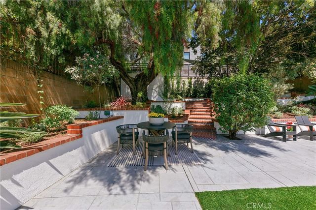 2171 W 26th Place, Los Angeles, CA 90018