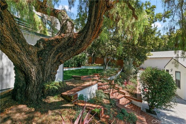 2171 W 26th Place, Los Angeles, CA 90018