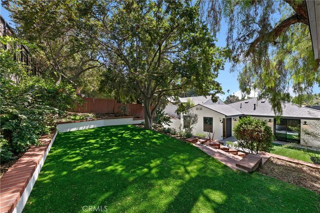 2171 W 26th Place, Los Angeles, CA 90018