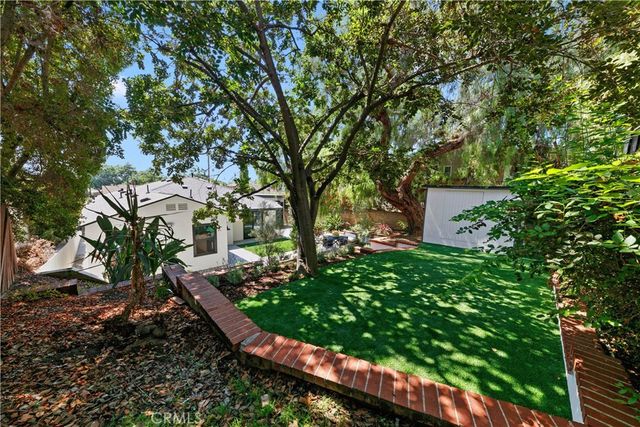 2171 W 26th Place, Los Angeles, CA 90018