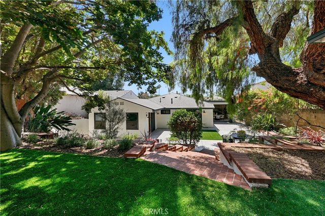 2171 W 26th Place, Los Angeles, CA 90018