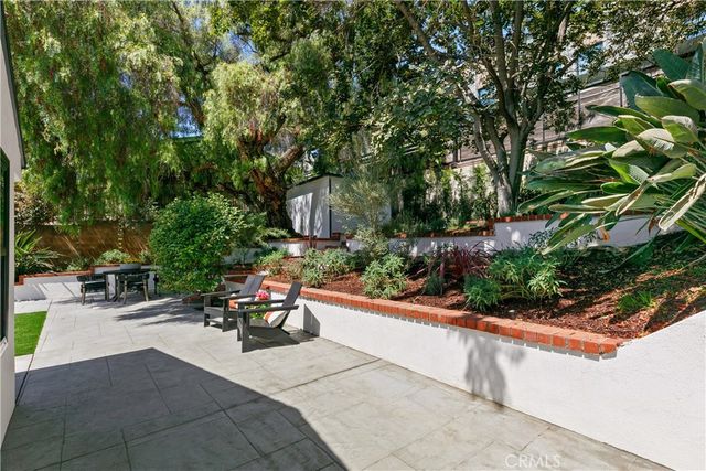 2171 W 26th Place, Los Angeles, CA 90018