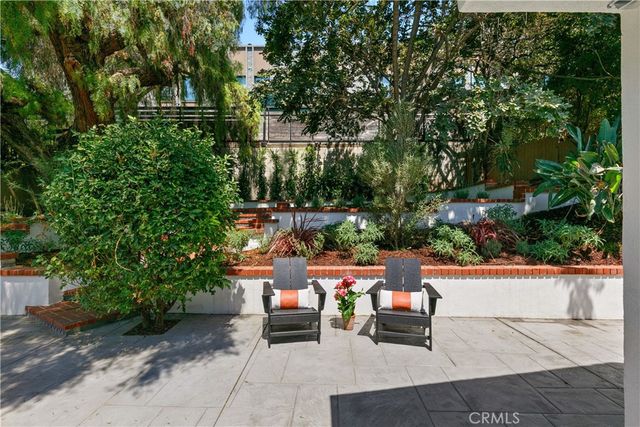 2171 W 26th Place, Los Angeles, CA 90018