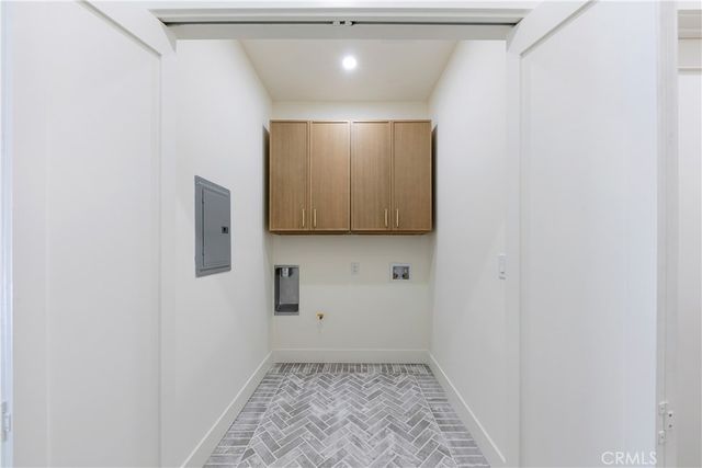 2171 W 26th Place, Los Angeles, CA 90018