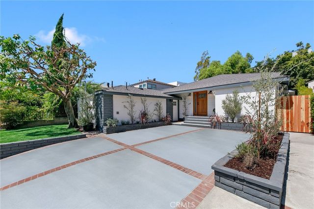 2171 W 26th Place, Los Angeles, CA 90018