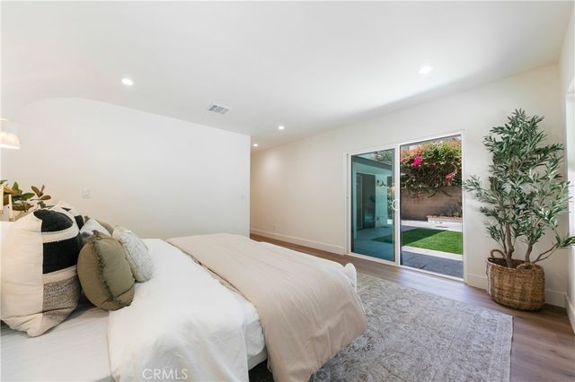 2171 W 26th Place, Los Angeles, CA 90018