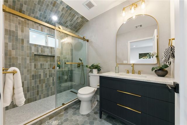 2171 W 26th Place, Los Angeles, CA 90018