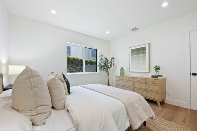 2171 W 26th Place, Los Angeles, CA 90018