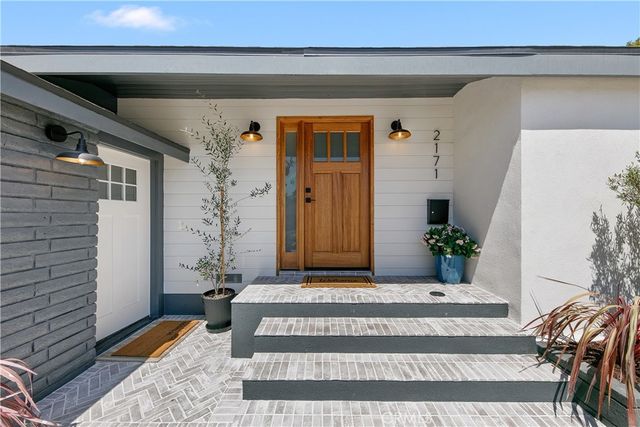 2171 W 26th Place, Los Angeles, CA 90018