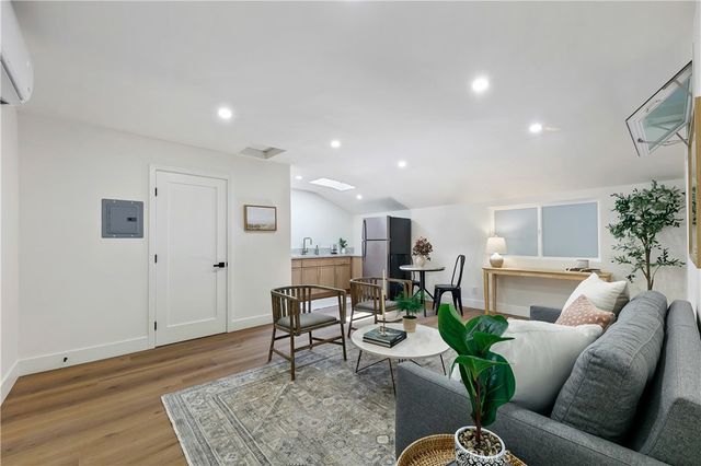 2171 W 26th Place, Los Angeles, CA 90018