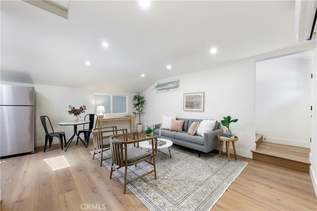 2171 W 26th Place, Los Angeles, CA 90018
