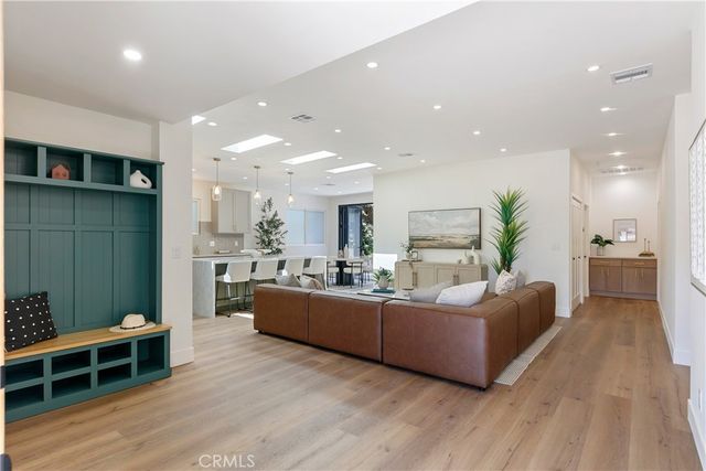 2171 W 26th Place, Los Angeles, CA 90018